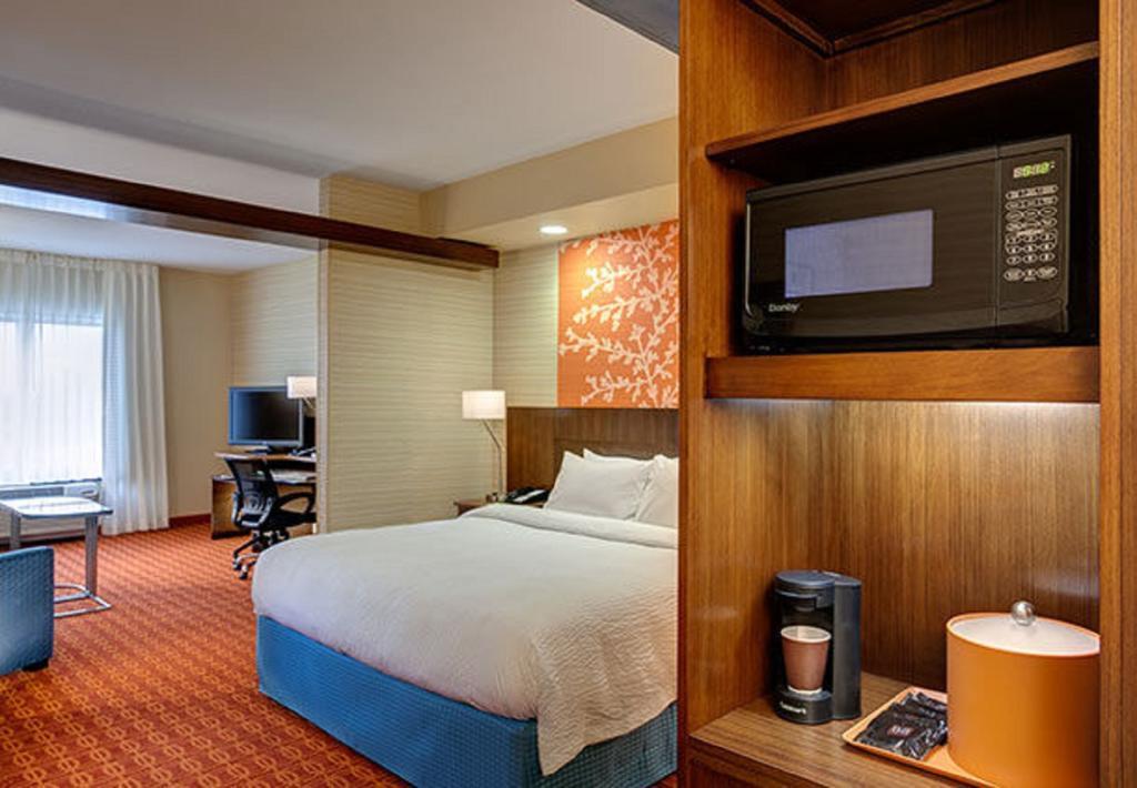Fairfield Inn & Suites By Marriott Springfield Northampton/Amherst Esterno foto